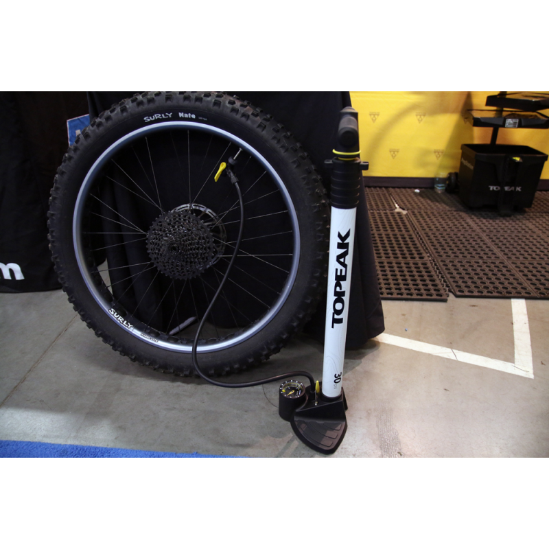 Pompe à pied vélo Topeak JoeBlow Fat flexible pneu Fat