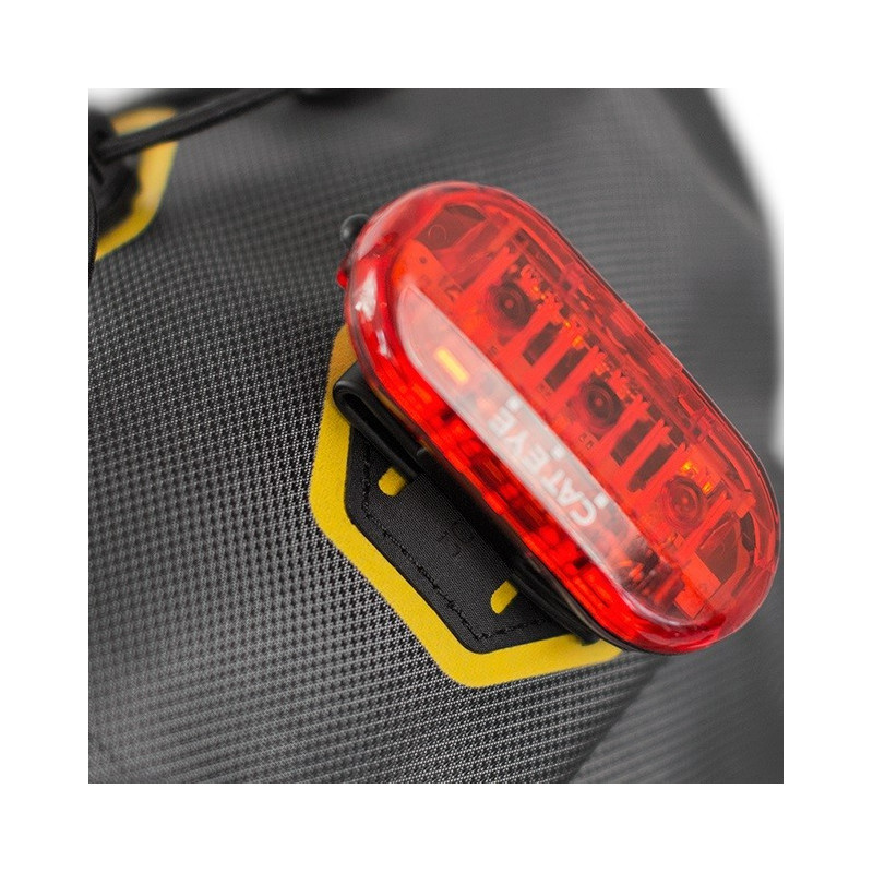 Sacoche de selle bikepacking étanche Apidura Expedition 9L clip pour éclairage