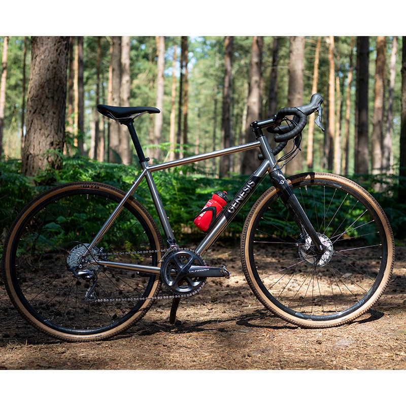 Vélo Gravel Genesis Croix de Fer Titane Raw