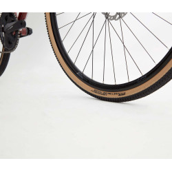 Vélo Gravel Genesis Croix de Fer 30 pneu WTB Riddler