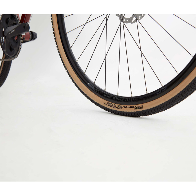 Vélo Gravel Genesis Croix de Fer 30 pneu WTB Riddler