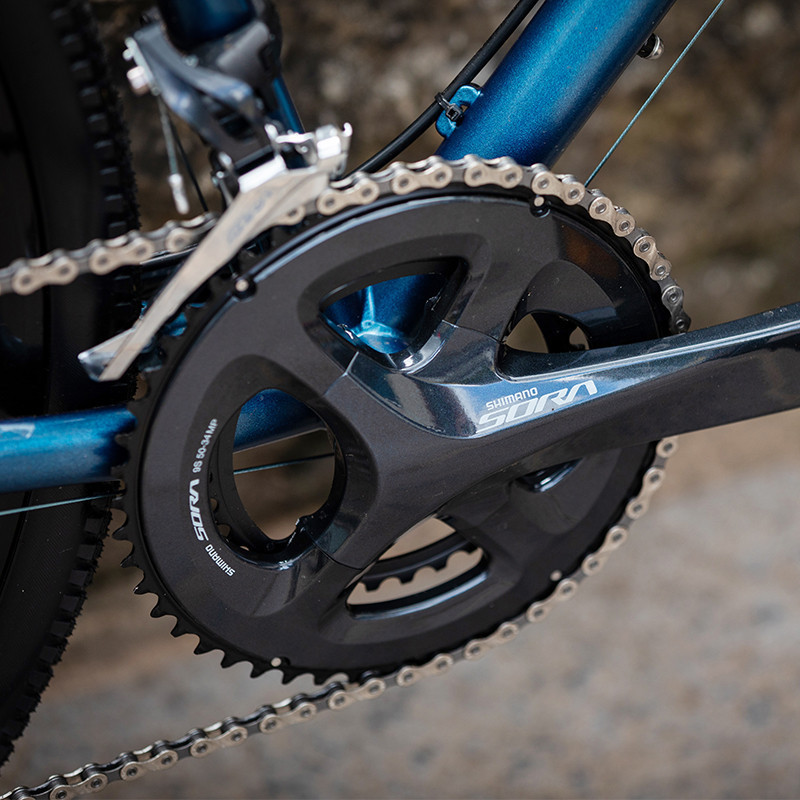 Vélo Gravel Genesis Croix de Fer 10 pédalier Shimano Sora