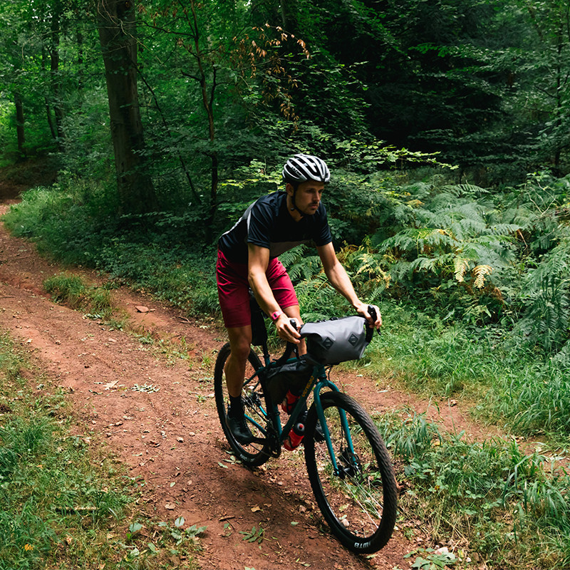 Vélo Gravel Genesis Vagabond forêt