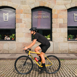 Vélo Gravel Genesis Croix de Fer 20 ALT pavés