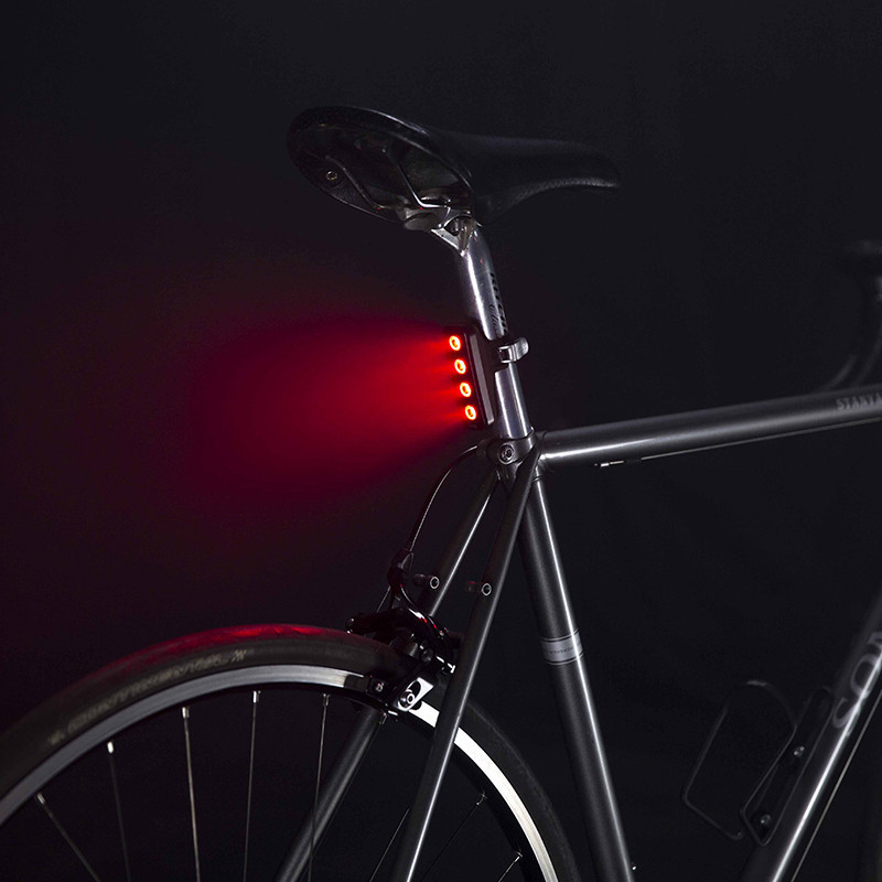 Éclairage arrière Knog Blinder Mob V The Face - 44 lumens