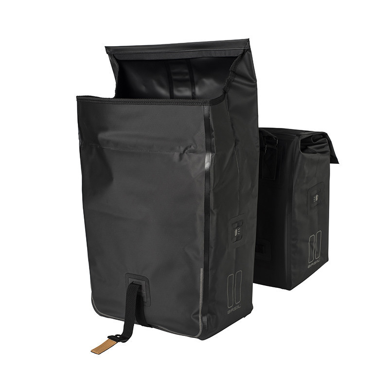 Paire de sacoches vélo ville Basil Urban Dry 2 x 25L ouverture