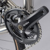 Vélo Gravel Genesis Croix de Fer Titane pédalier Shimano GRX