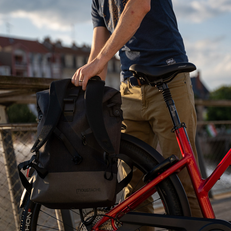 ANNECY : sac à dos et sacoche vélo