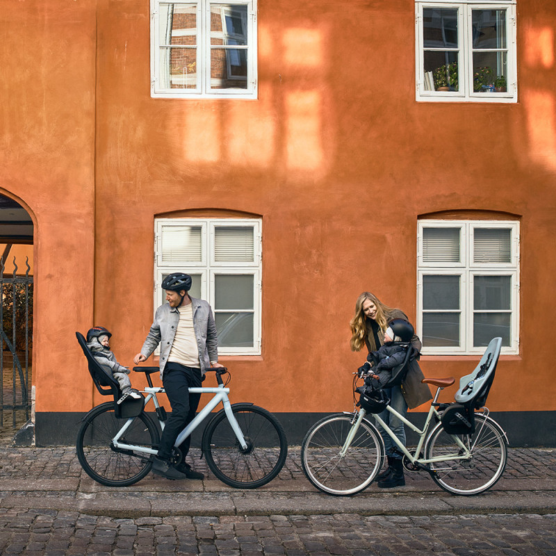 Porte-bébé vélo arrière sur cadre Thule Yepp 2 Maxi