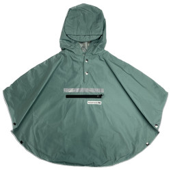 La cape de pluie The Peoples Poncho 3.0 est disponible chez Cyclable