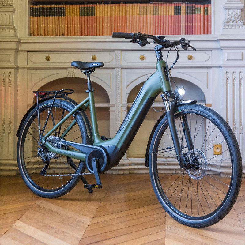 VTC électrique Winora Tria 10 éclairage (500 Wh)