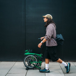 Vélo pliant électrique Brompton Electric C Line 4 vitesses (saison 26)