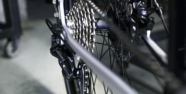Chaîne vélo : Votre chaine vélo en stock chez Cyclable !
