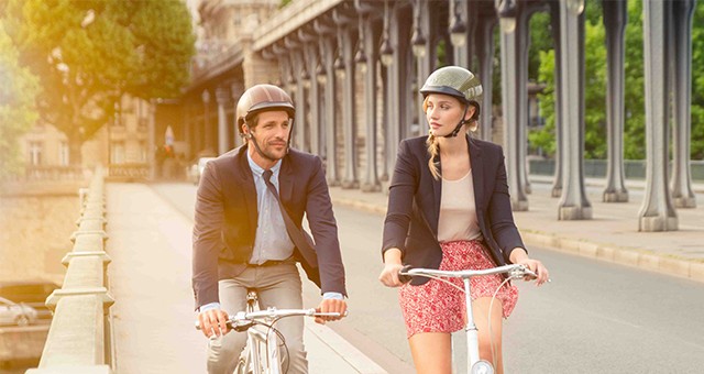 Casque vélo homme chic : être à la mode à vélo