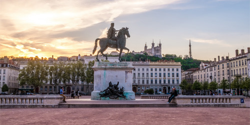 LYON BELLECOUR - CYCLABLE