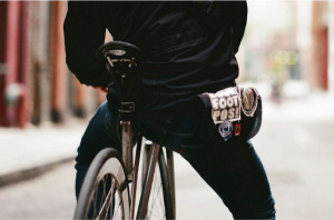 chrome-hip-pouch-velo
