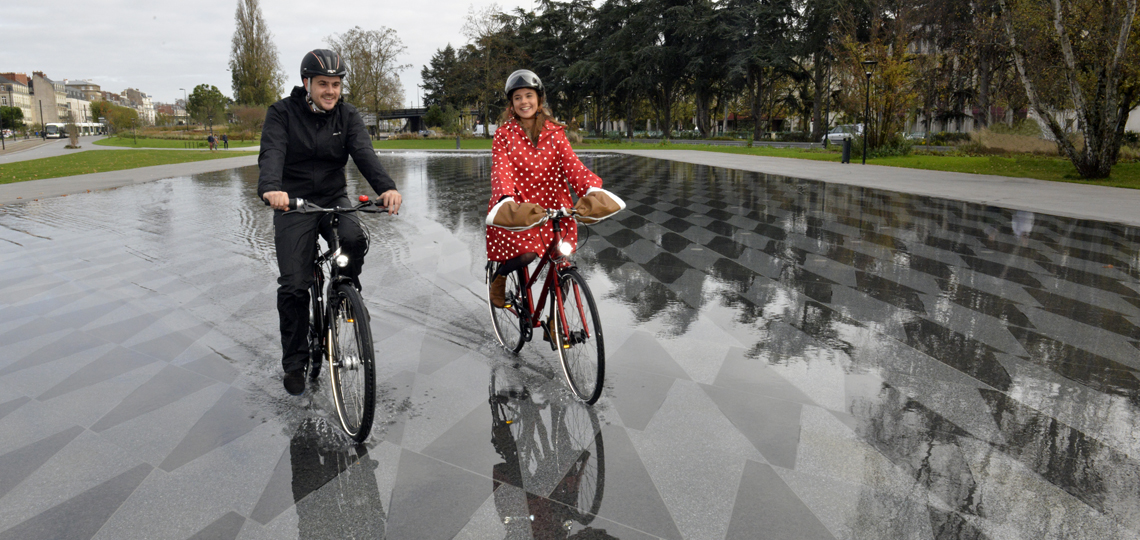 A vélo sous la pluie !