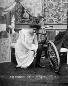 Femme et vélo