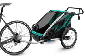 Remorque Thule Chariot Lite tractée par un vélo