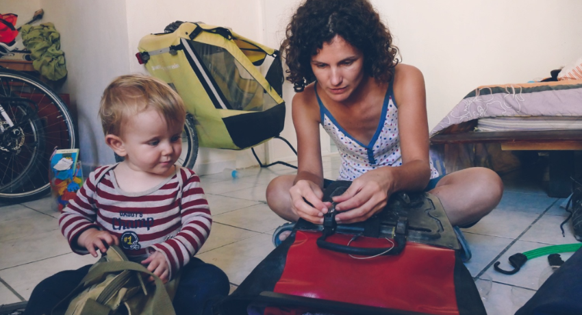 Voyage à vélo : l’art de bien remplir ses sacoches en 10 leçons