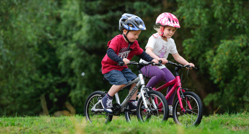 Guide de taille velo enfant fille et garçon selon l'âge 3 à 12 ans