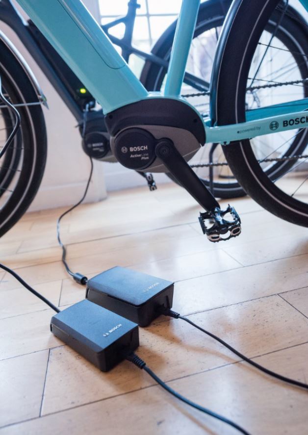 Chargement d'un vélo électrique avec chargeur Bosch