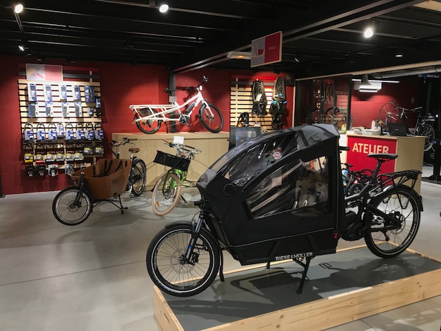 Vélos cargos dans le magasin Cyclable Lille Nord