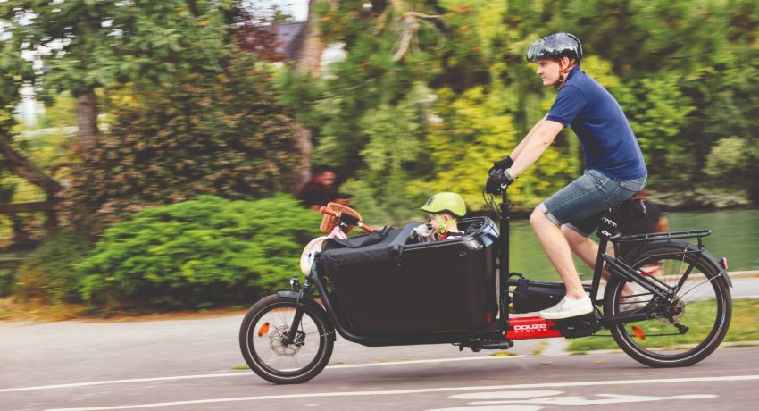 Le vélo cargo est devenu le véhicule à tout faire de la maison