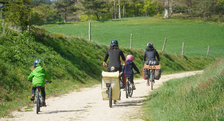 Vacances à vélo : 7 itinéraires faciles et sécurisés pour se lancer en famille