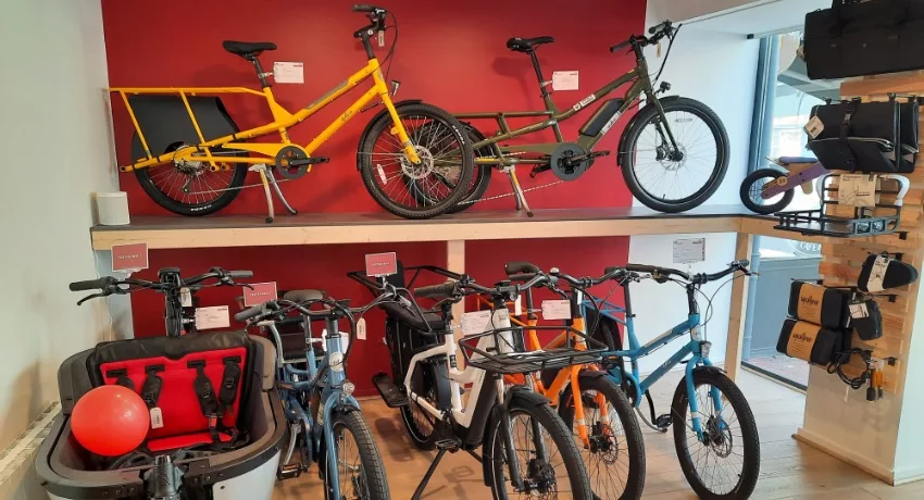 Des vélos rallongés mis à l'honneur dans le nouveau magasin Cylable Le Havre.