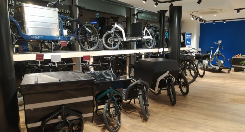 Vue sur le showroom de l'espace Cyclable Entreprises Paris 13 dédié à l'univers de la cyclologistique.